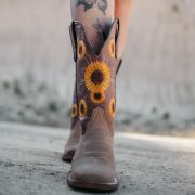 Spring Crazy Brown Cowgirl Boots Whit Sunflower Embroidery